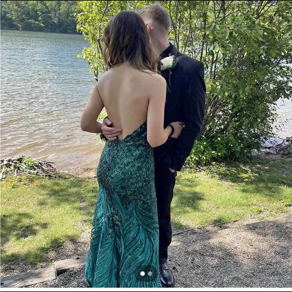 Elegant Green Backless Gown